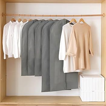 Cache costume et robe