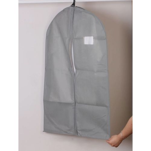 Cache costume et robe